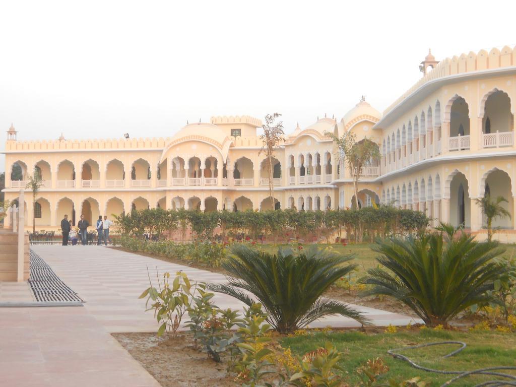 V Resorts Rajmahal Orchha Exteriör bild
