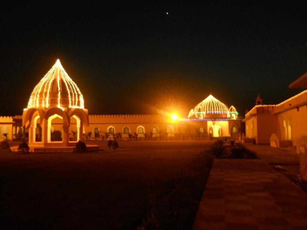 V Resorts Rajmahal Orchha Exteriör bild