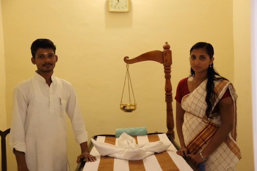 V Resorts Rajmahal Orchha Exteriör bild