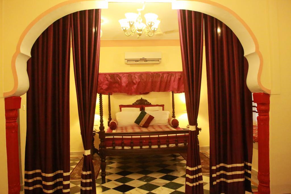 V Resorts Rajmahal Orchha Exteriör bild