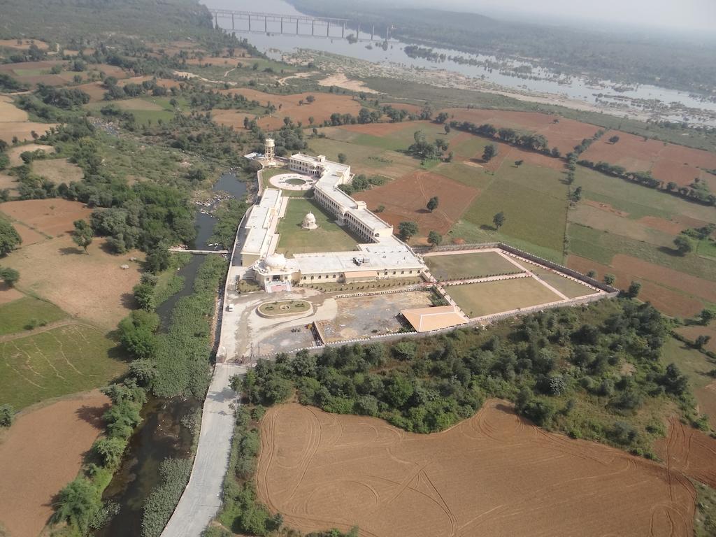 V Resorts Rajmahal Orchha Exteriör bild