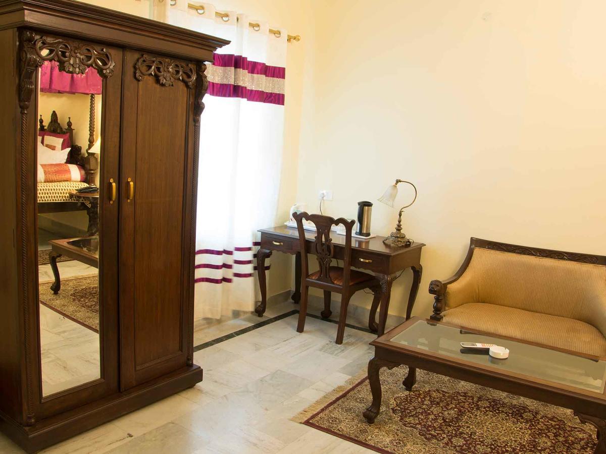 V Resorts Rajmahal Orchha Exteriör bild