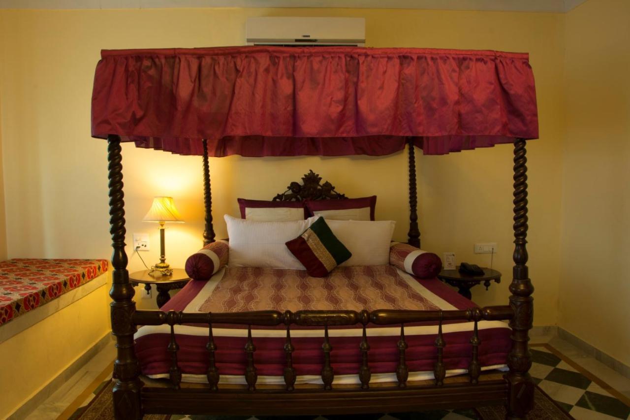 V Resorts Rajmahal Orchha Exteriör bild