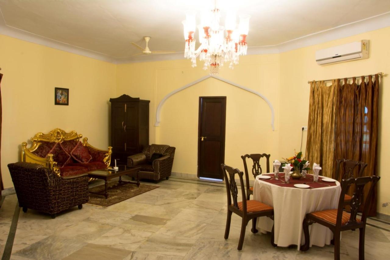 V Resorts Rajmahal Orchha Exteriör bild