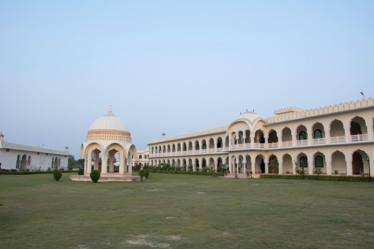 V Resorts Rajmahal Orchha Exteriör bild