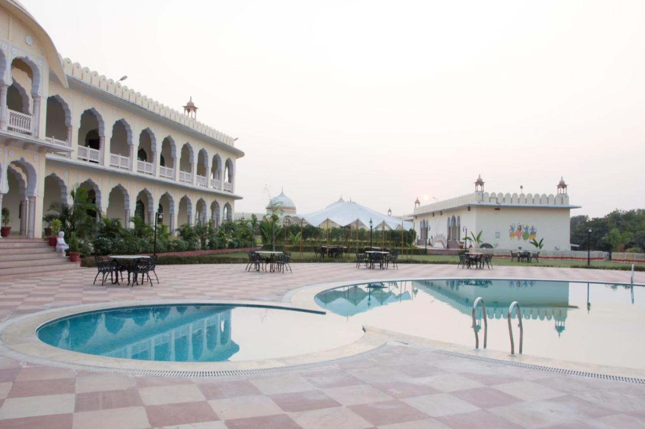 V Resorts Rajmahal Orchha Exteriör bild