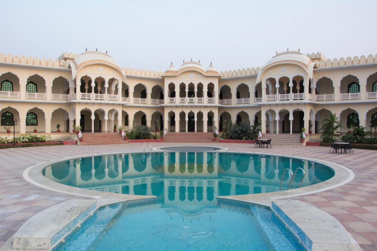V Resorts Rajmahal Orchha Exteriör bild