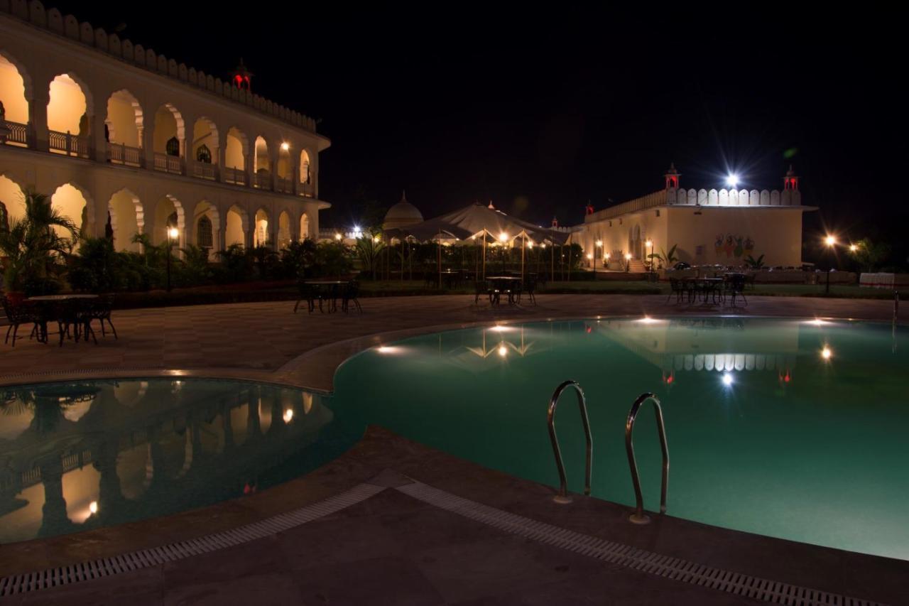 V Resorts Rajmahal Orchha Exteriör bild