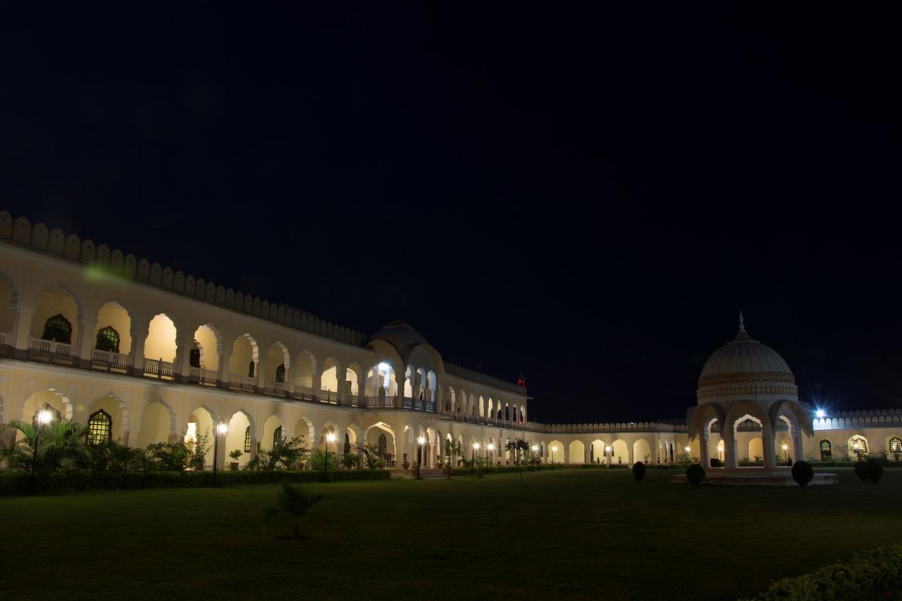 V Resorts Rajmahal Orchha Exteriör bild