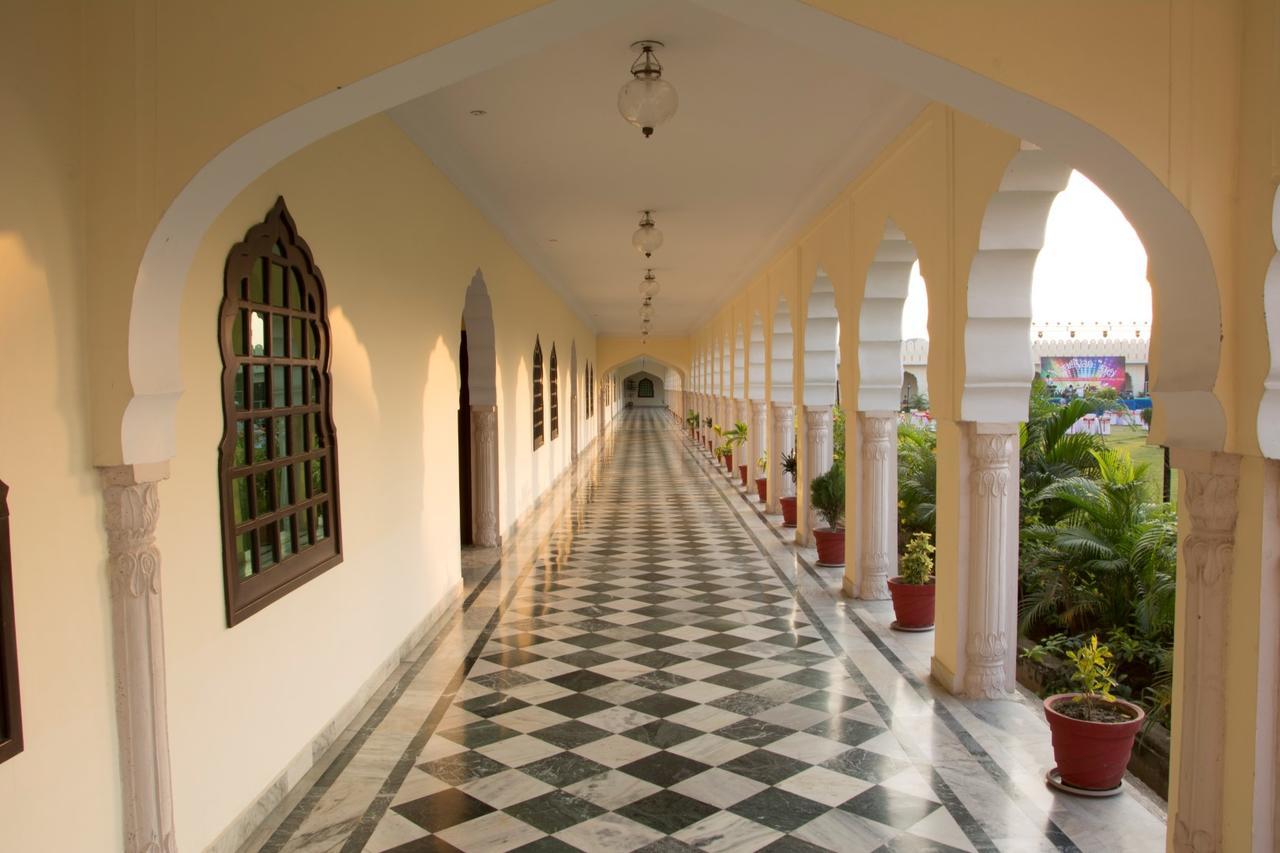 V Resorts Rajmahal Orchha Exteriör bild