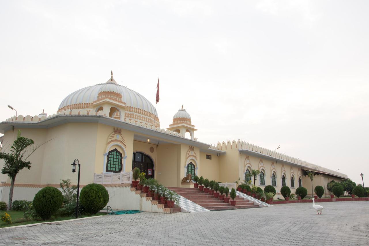 V Resorts Rajmahal Orchha Exteriör bild