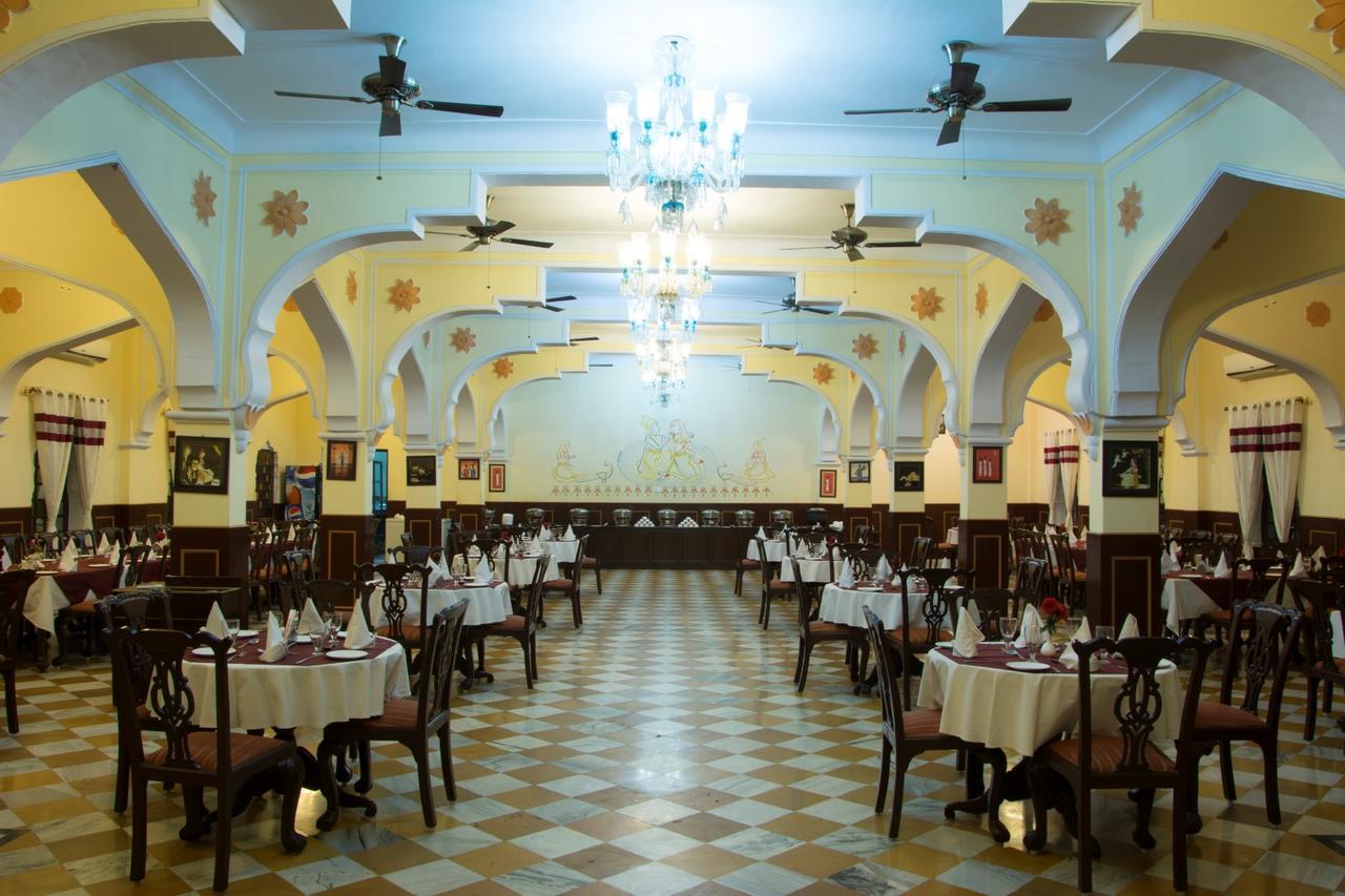 V Resorts Rajmahal Orchha Exteriör bild